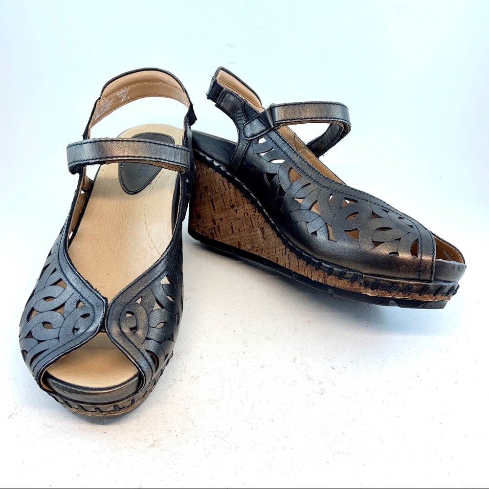 Earth Shoes Aquarius Peep Toe Slingback Sandals